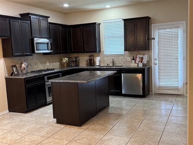Building Photo - 313 Cherry Spring Dr