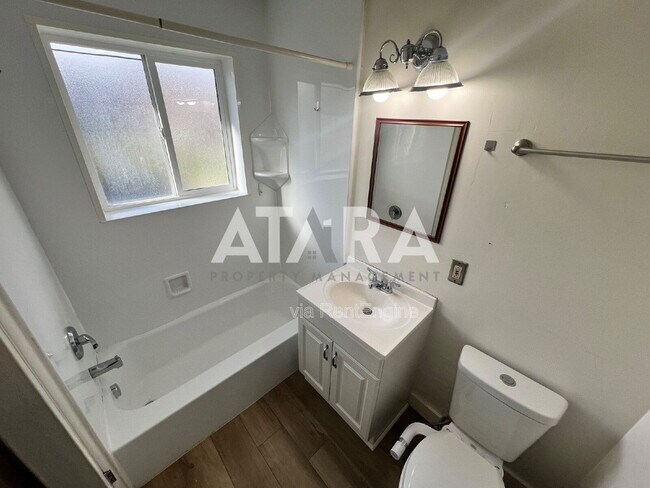 Building Photo - 2502 S 700 E