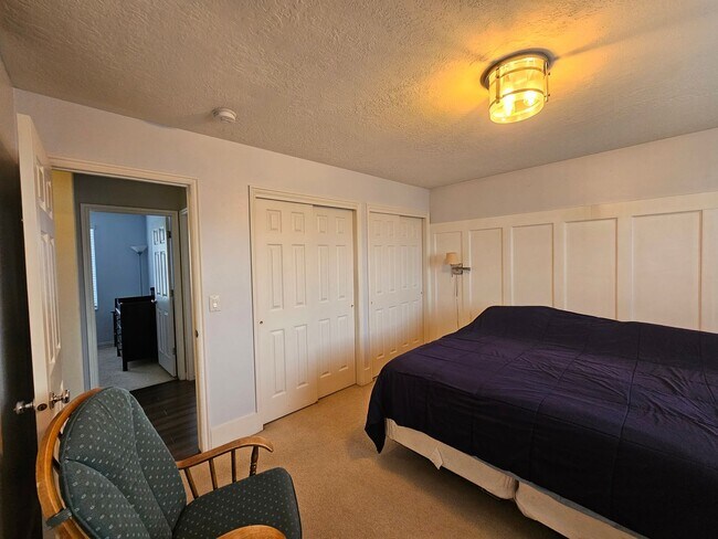 Building Photo - Spacious 4-Bed, 2-Bath Pet-Friendly Home with Central Air & 2-Car Garage! - Available NOW!