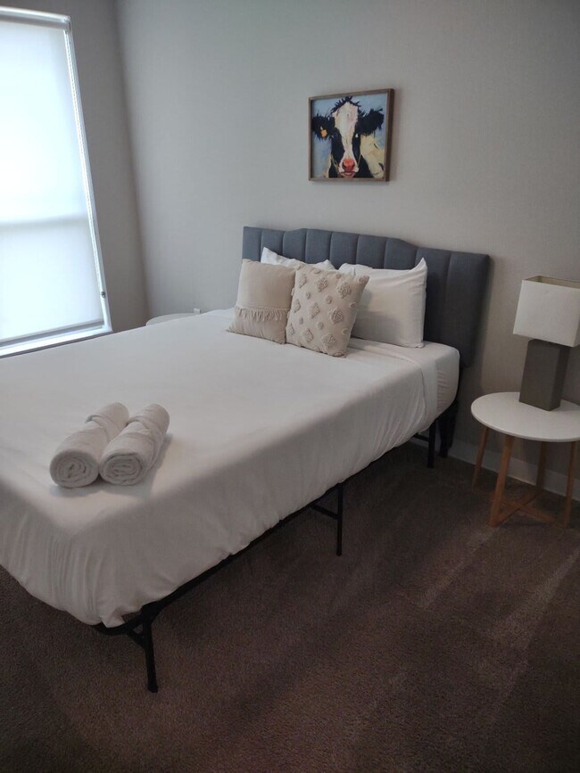 Building Photo - 4415 Lincoln Way