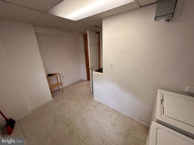 Building Photo - 12032 Millbrook Rd