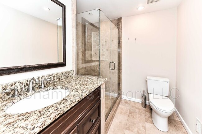 Building Photo - 1549 Twisted Oak Dr