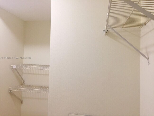 Building Photo - 10440 SW 156th Ct