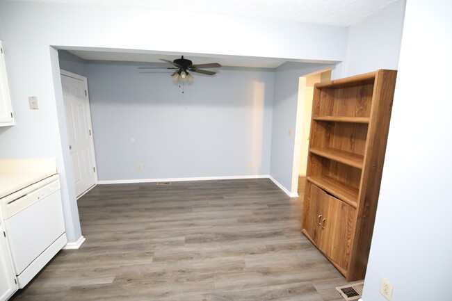 Building Photo - 2297 Ayers Dr