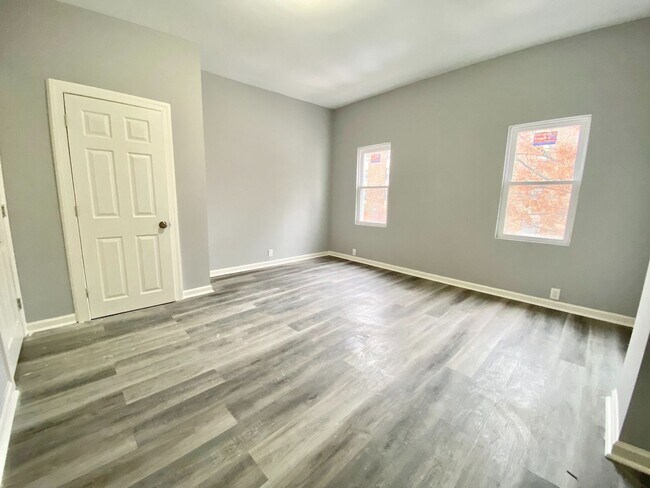 Building Photo - Three-Bedroom Home with a Private Back Patio