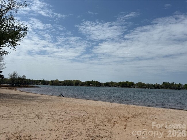 Building Photo - 646 Portside Dr