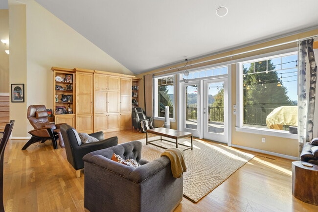 Building Photo - Beautiful, 5-Bedroom, Spacious, Damascus Home with Incredible Views