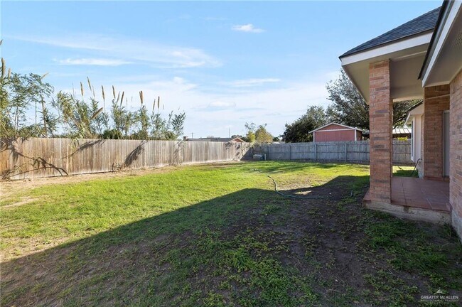 Building Photo - 17 N Popotillo Ave