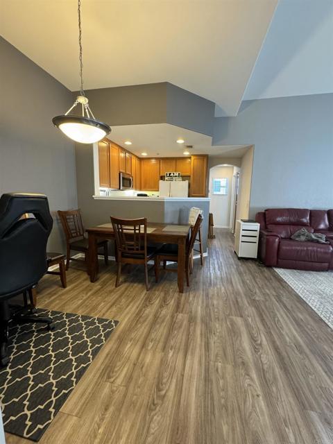 Building Photo - 16941 Meadowlark Ridge Rd