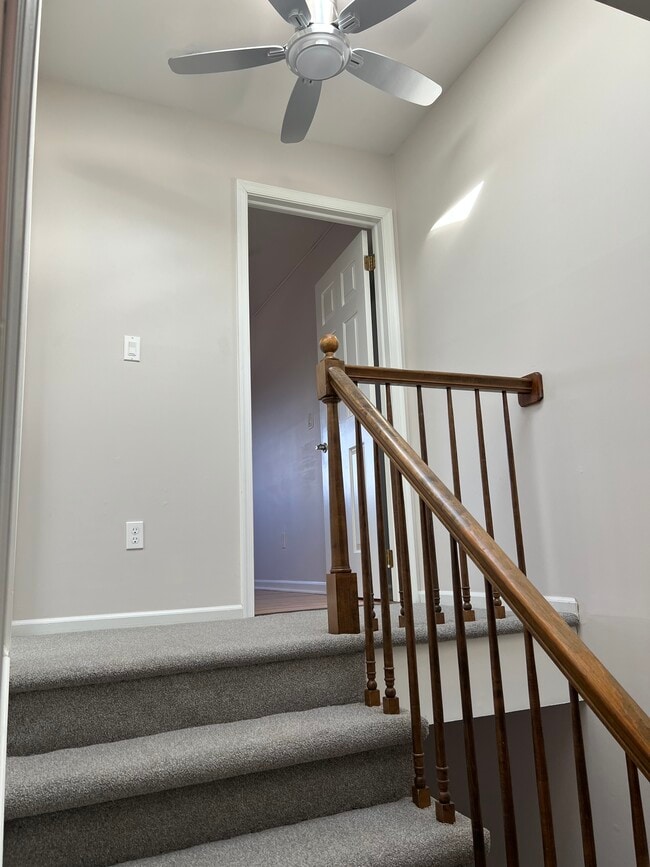 Building Photo - 161 N Gates Ave