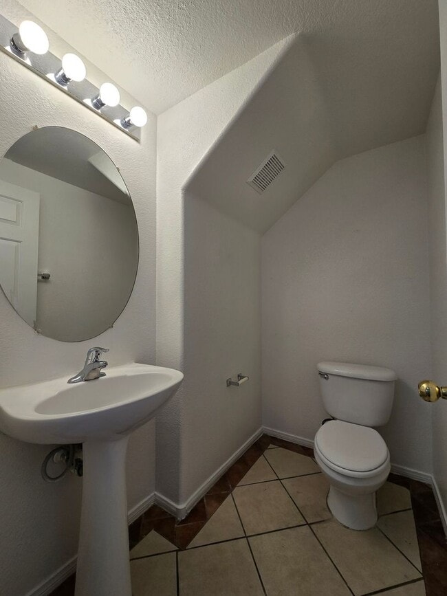Building Photo - A Fabulous 3 Bed, 2.5 Bath, 2 Story Home W...