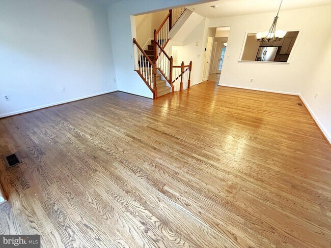Building Photo - 5506 Whitley Park Terrace