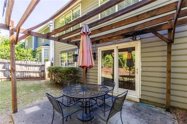 Building Photo - 13030 Carriage Park Ln