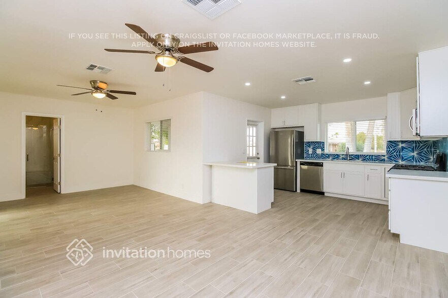 Building Photo - 743 W Ivanhoe St