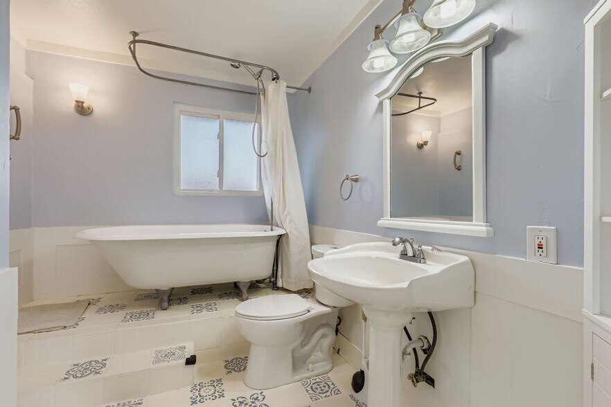 Building Photo - 8293 Gaylord St