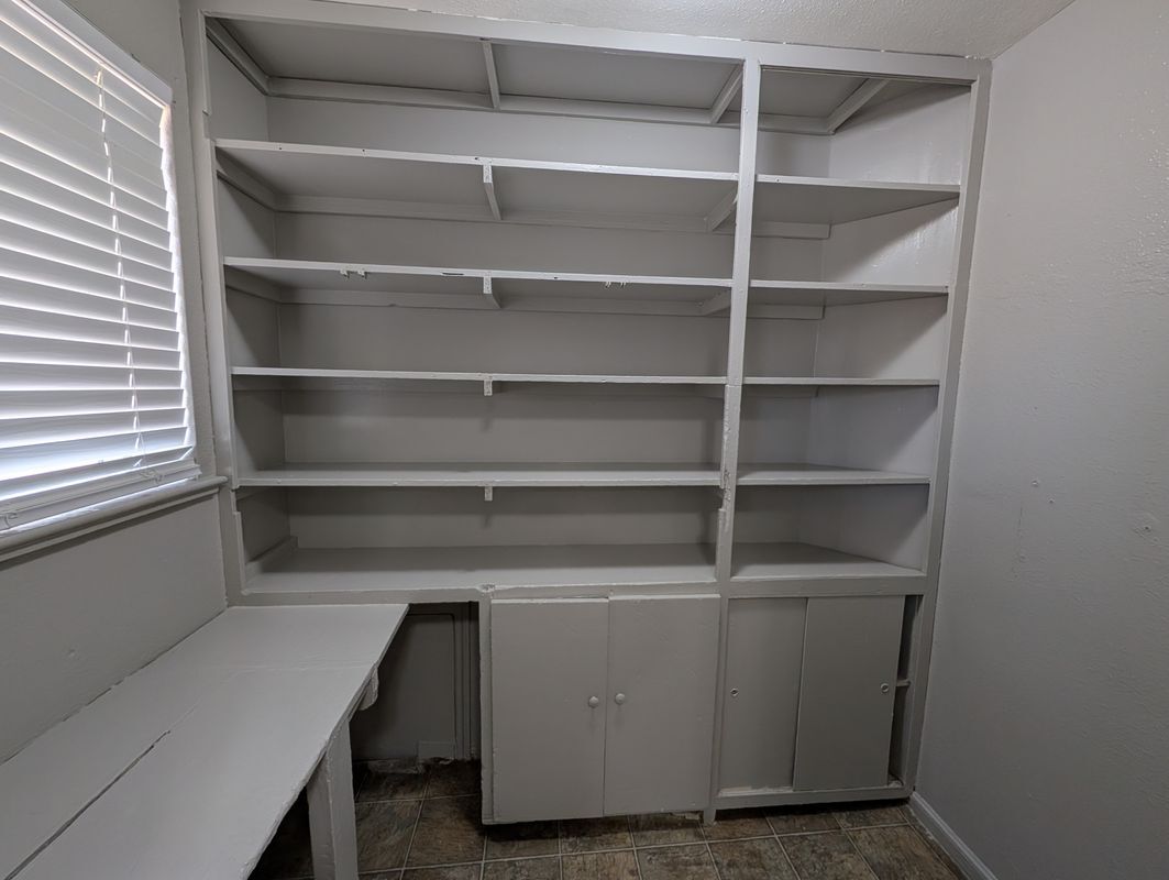 Building Photo - 1310 N Moline St