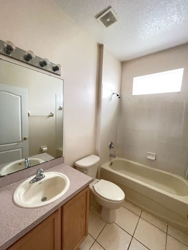 Building Photo - Fantastic Lake Nona Area 4B/2B Home