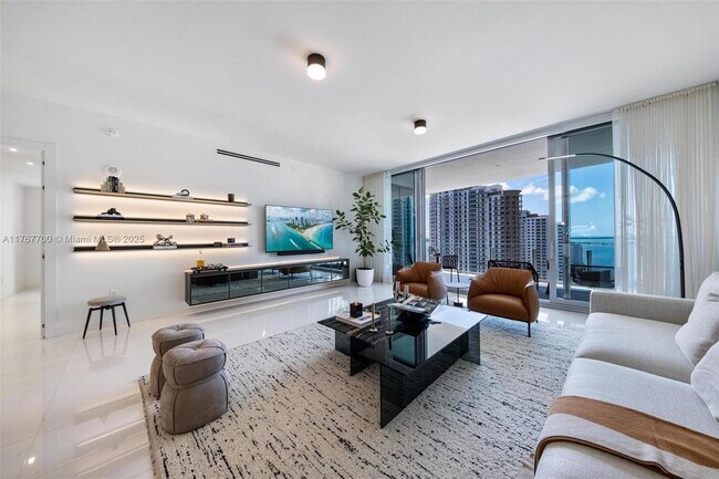 Building Photo - 300 Biscayne Blvd Way