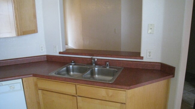 Building Photo - 2BR/1BA/2GA, 1200 sq.ft. rental in Sierra Vista, AZ