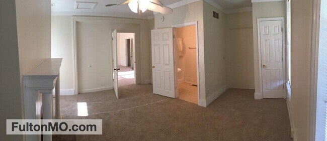 Building Photo - 301 West 5th Street Apartment A