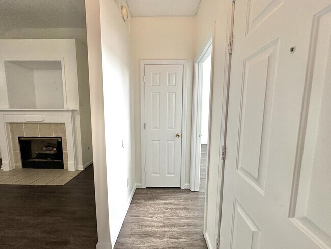 Building Photo - 3972 Gavick Dr