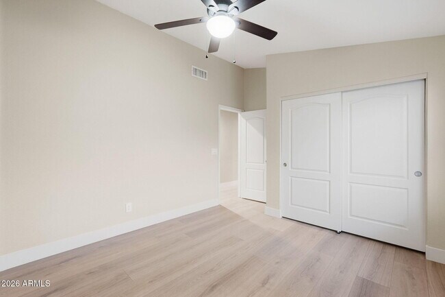 Building Photo - 9941 W Tonopah Dr