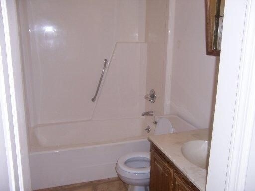 Building Photo - 461 Bramblewood Ln