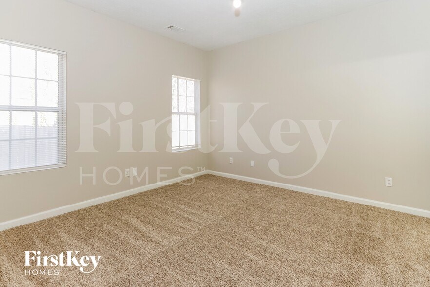 Building Photo - 2324 Sandspring Dr SW