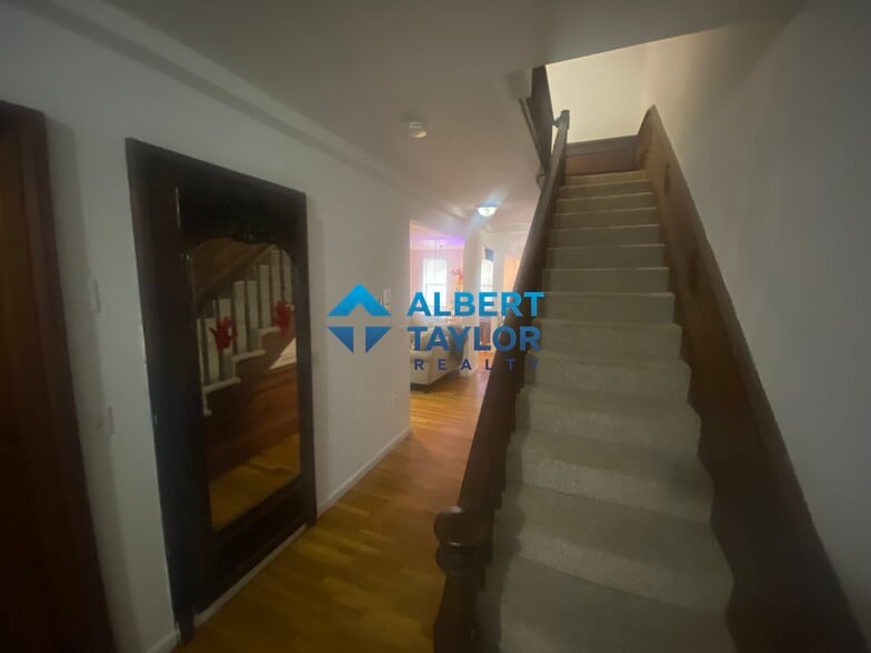 Building Photo - 750 Tremont St