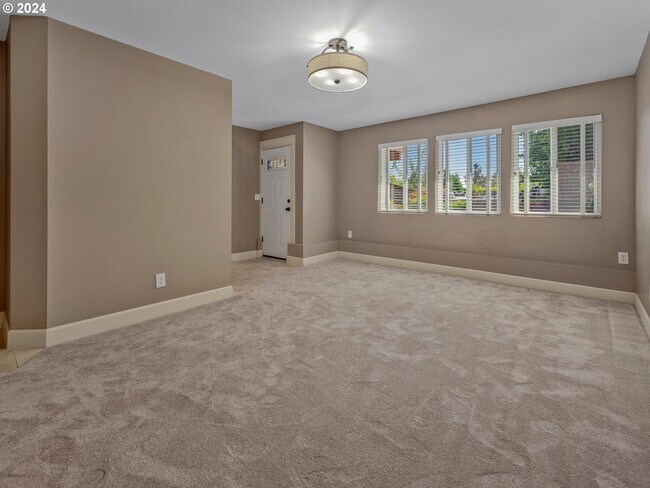 Building Photo - 3265 Duncan Dr