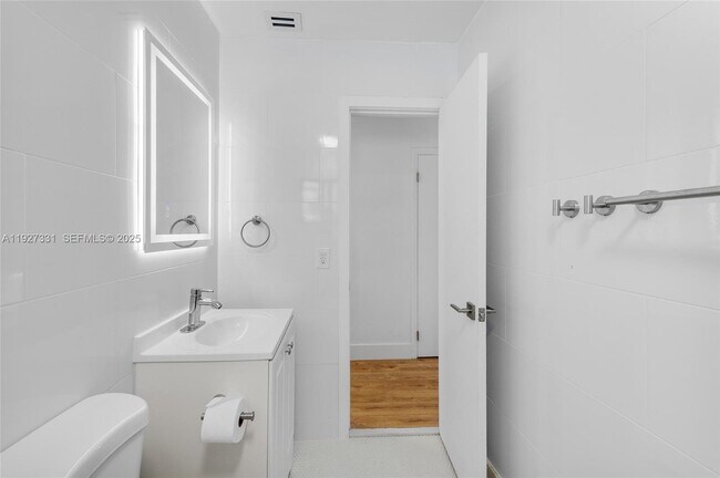 Building Photo - 9915 SW 212th St