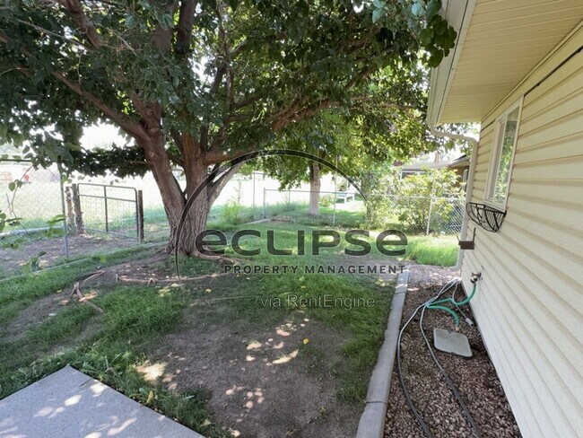 Building Photo - 560 Huntington Point Ln
