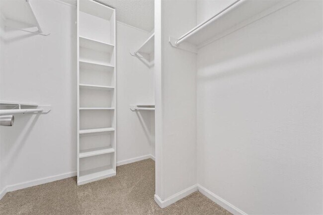 Building Photo - 12811 Shady Knoll Ln