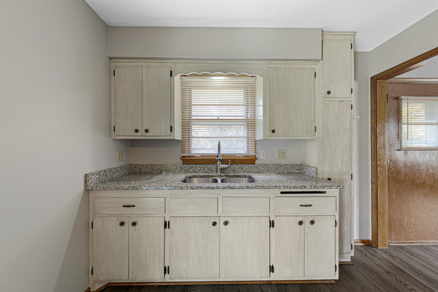 Kitchen - 7919 28th Ave N