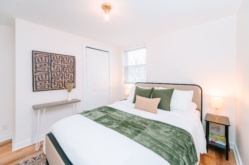 Building Photo - 5 Cemetery St