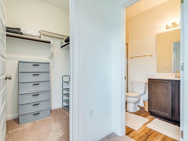 Building Photo - 7904 Mandela Bend