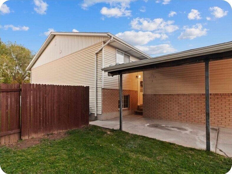 Building Photo - 4702 S Cathay Cir