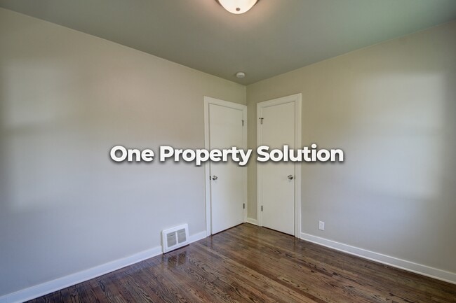 Building Photo - 4854 Jefferson St