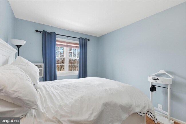 Building Photo - 3260 Gunston Rd