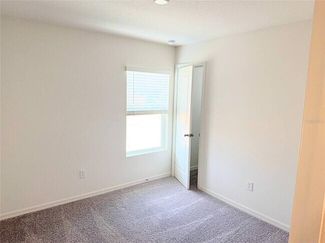Building Photo - 2905 Lavanda Dr