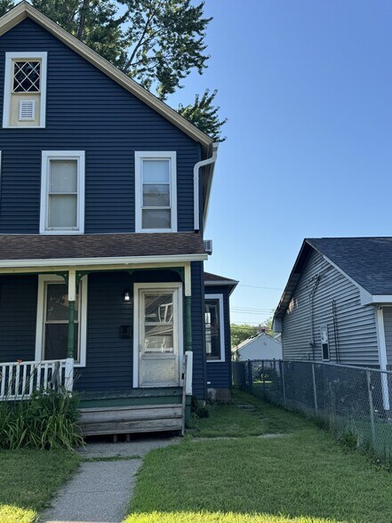 Building Photo - 2325 McKinley Ave