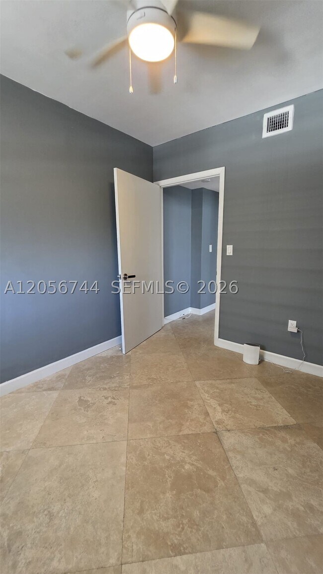 Building Photo - 5825 Collins Ave