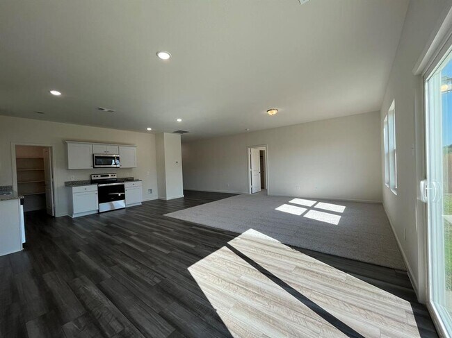 Building Photo - 786 Yorkshire Dr