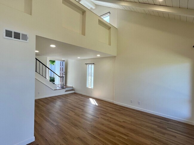 Building Photo - Encinitas Beach Townhome with Yard West of...
