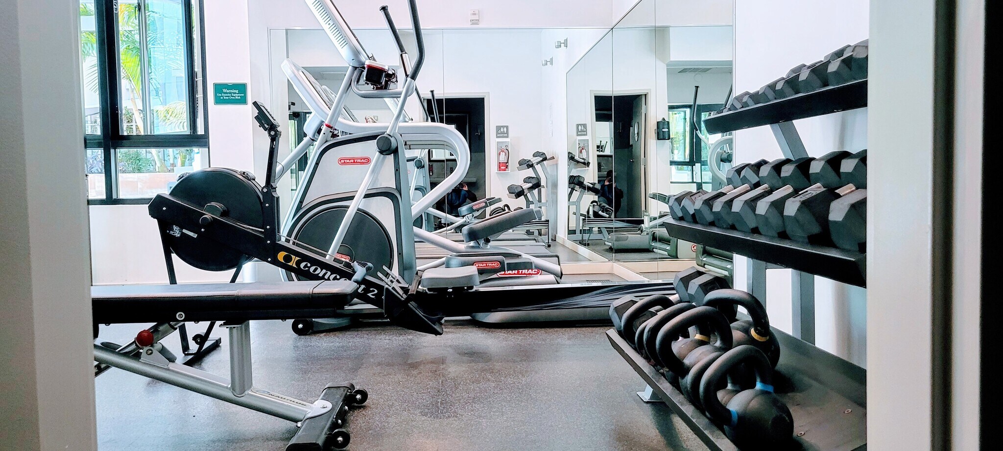 Building Photo - 889 Date St