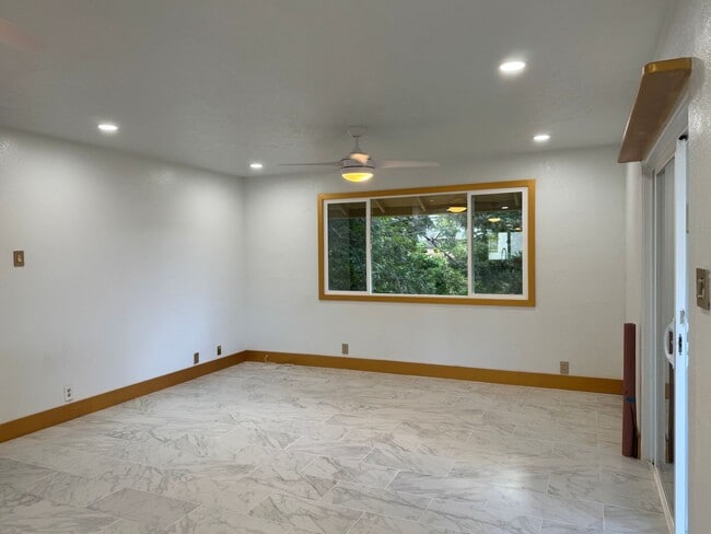 Building Photo - Newly Renovated 2 Bedroom / 1 Bathroom Cottage for Rent in Makawao!