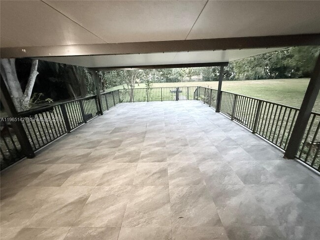 Building Photo - 1621 SW 117th Ave