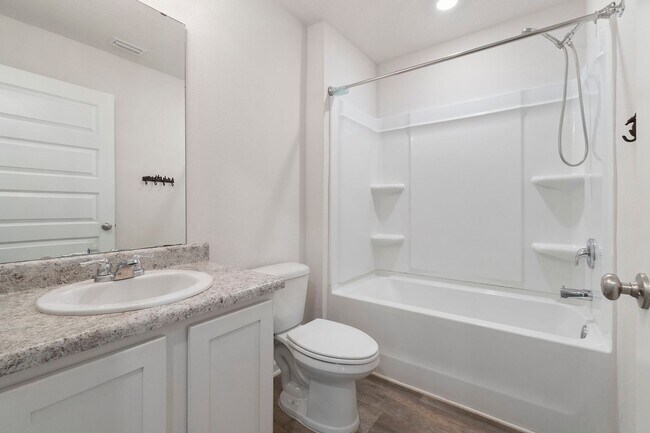 Building Photo - Creative Charm Meets Modern Comfort in Thi...