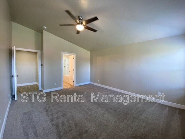Building Photo - 758 N 300 W