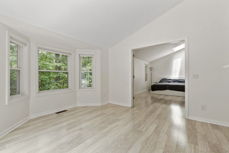 Building Photo - 5 Maple Ridge Dr